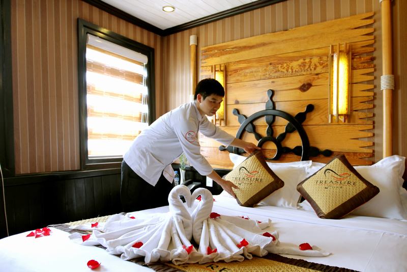 Du Thuyền Treasure Junk 14 cabin